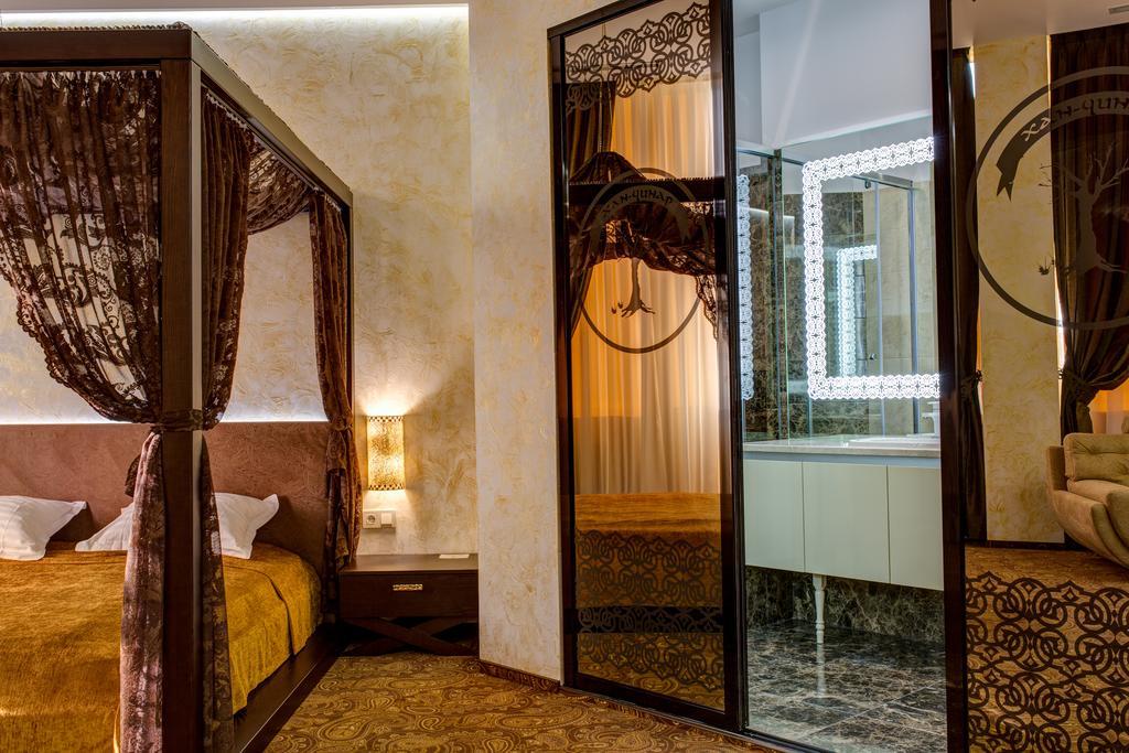 Khan-Chinar Hotel นิปโปร ภายนอก รูปภาพ