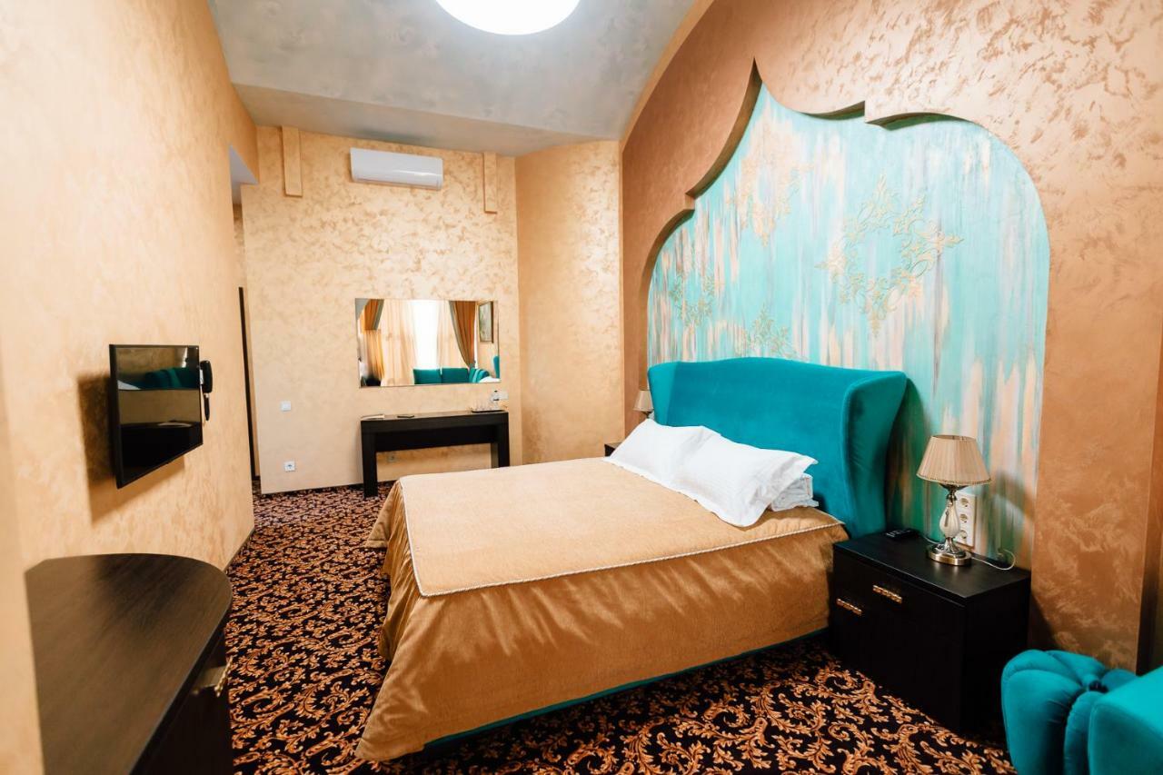 Khan-Chinar Hotel นิปโปร ภายนอก รูปภาพ
