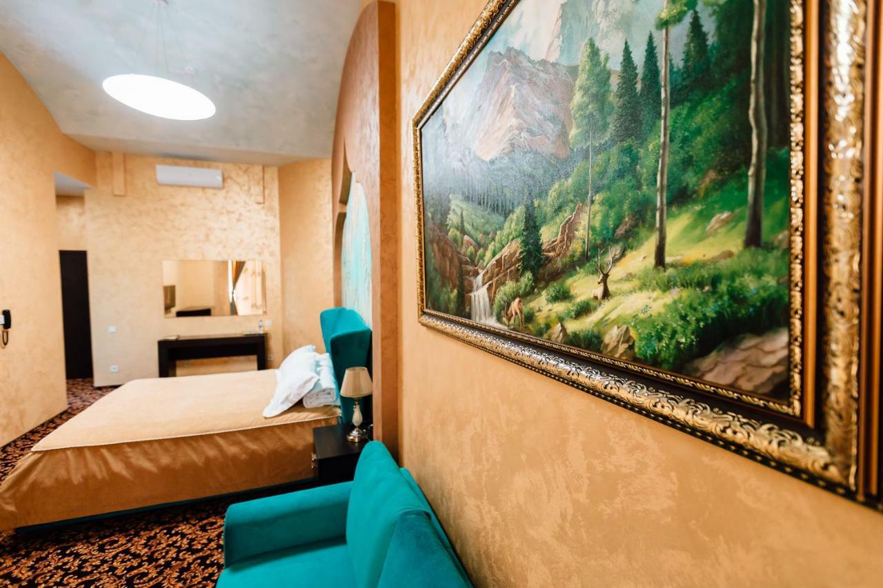 Khan-Chinar Hotel นิปโปร ภายนอก รูปภาพ